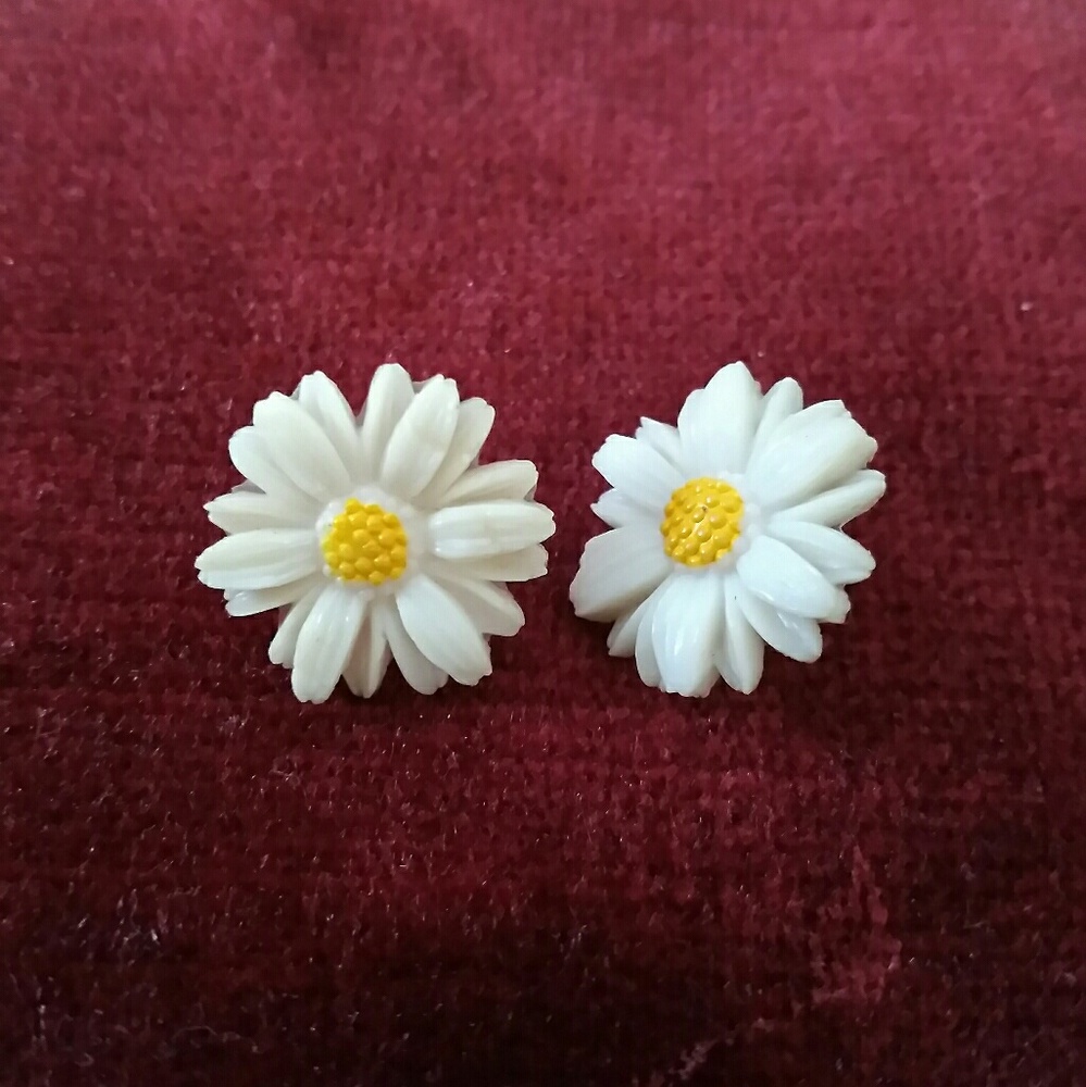 Vintage Daisy Festival Daisy Earrings
